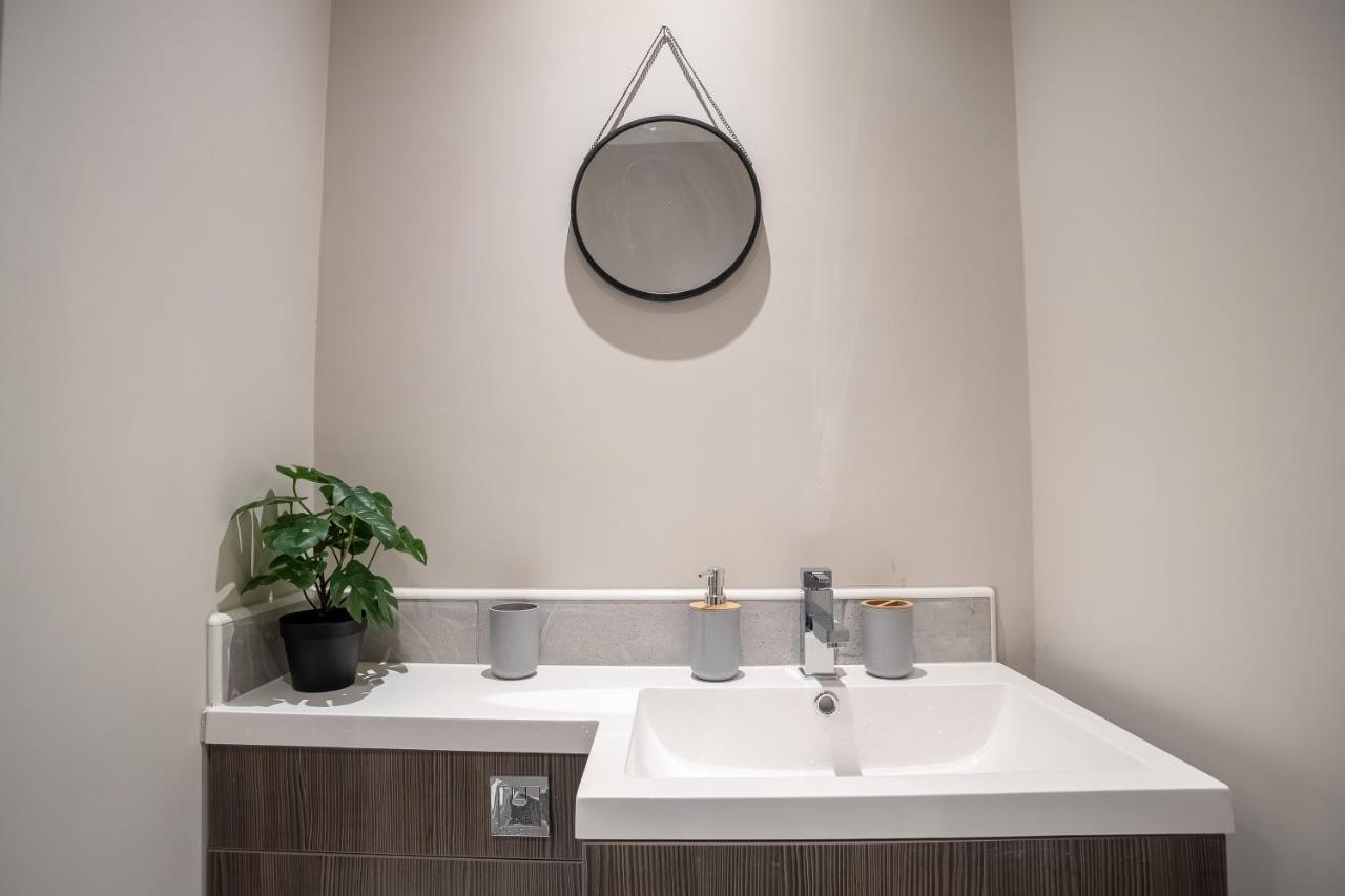 Elegant 1 Bedroom Apartments View & Parking By Opulent Sunderland (Tyne and Wear) Exterior foto